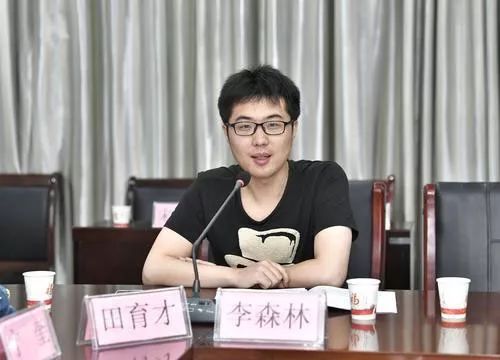 用奋斗书写新时代新闻人最美青春