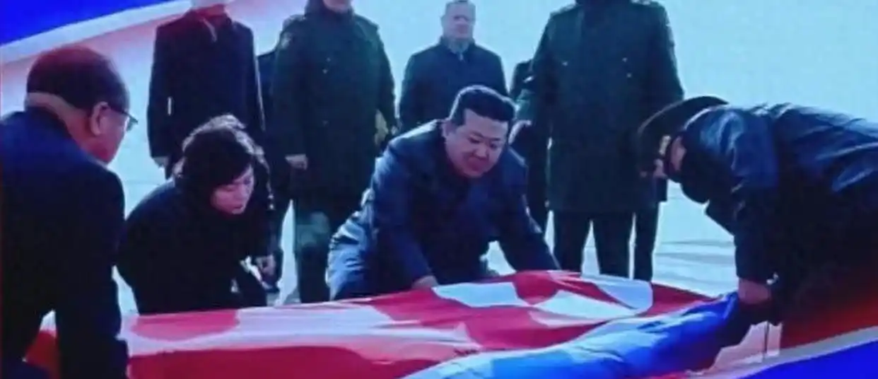 金正恩亲迎遗骸，特种兵血战，导弹击垮乌军防空，朝鲜报复还没完