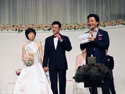 张怡宁之前，徐威与袁立在一起12年还有儿子，为何转身就娶大魔王