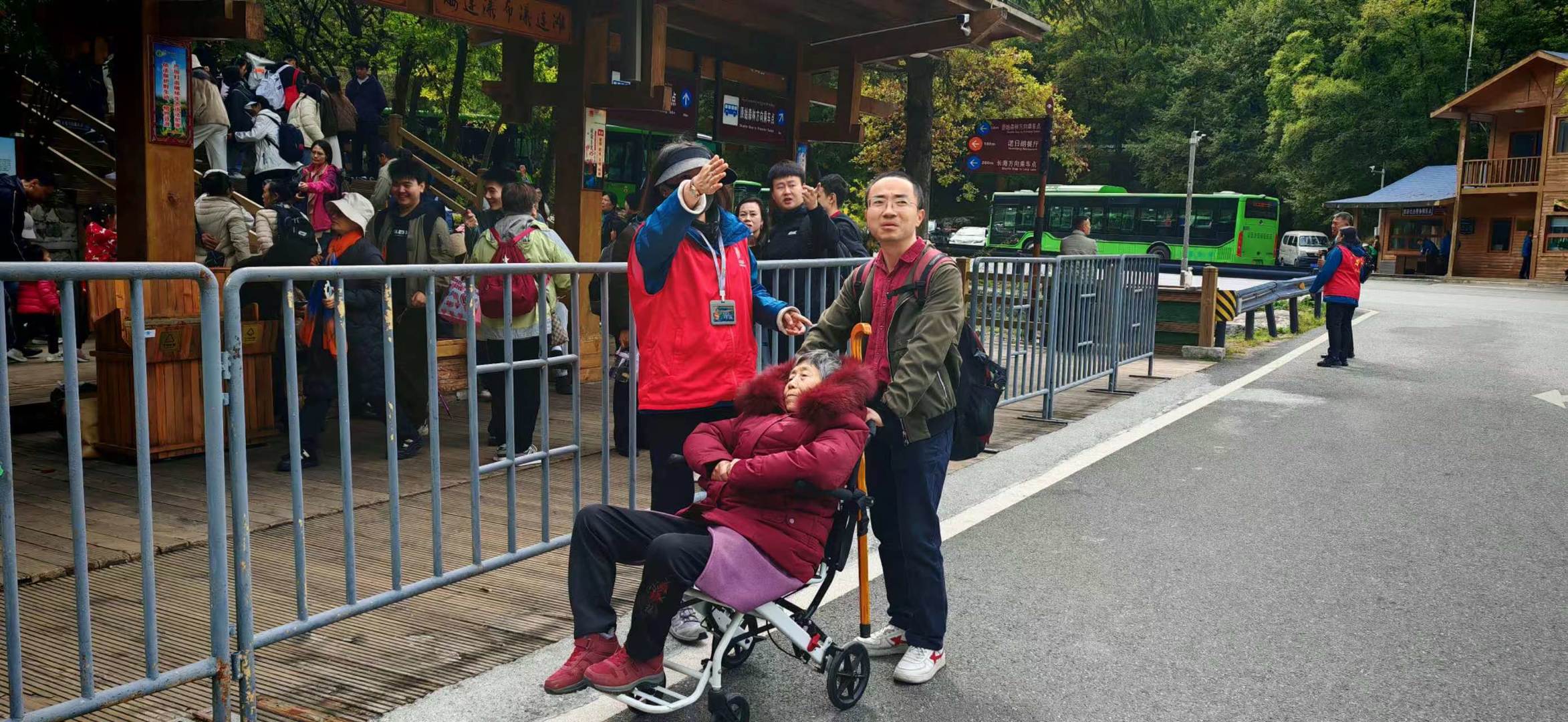 一天4万游客，却无“人从众”！国庆九寨沟另类出圈，游客为何感到“不堵”？