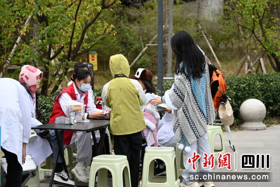 九寨文旅温情守护游客的诗与远方
