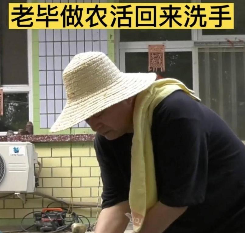 曝毕福剑是从央视正常退休！否定定居农村养鸡，目前有俩赚钱项目