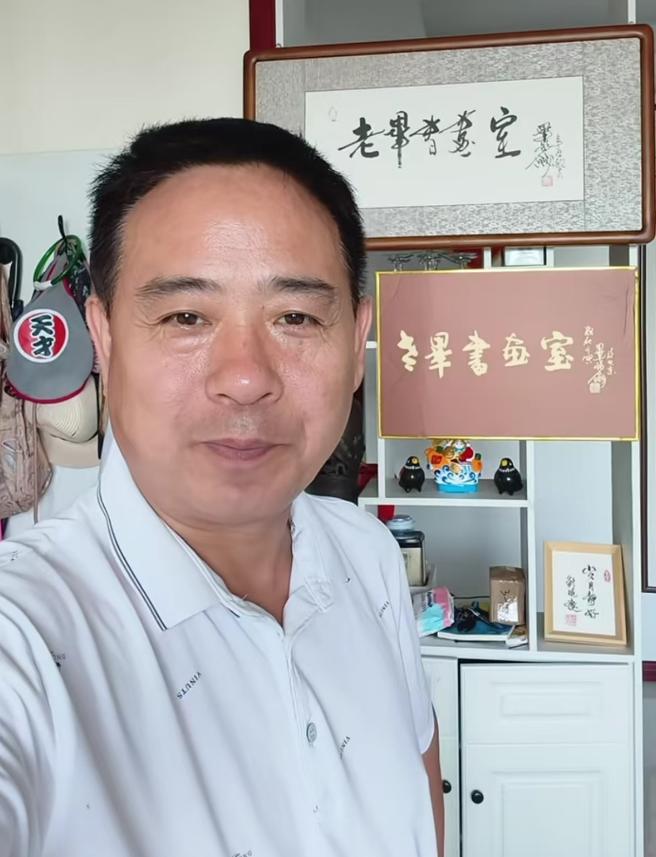曝毕福剑是从央视正常退休！否定定居农村养鸡，目前有俩赚钱项目
