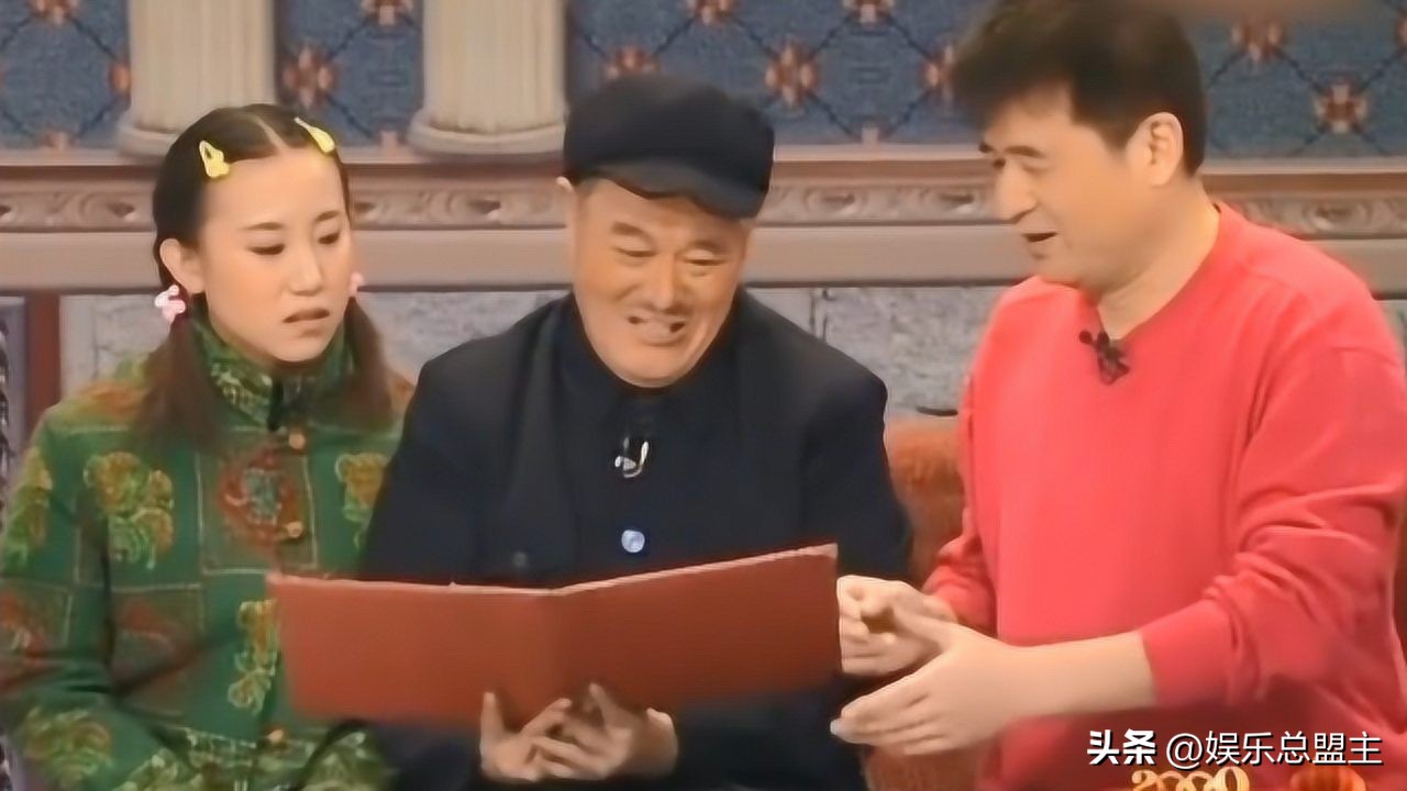 毕福剑现身云南，满脸老年斑席地而坐，三件事一直争议不断