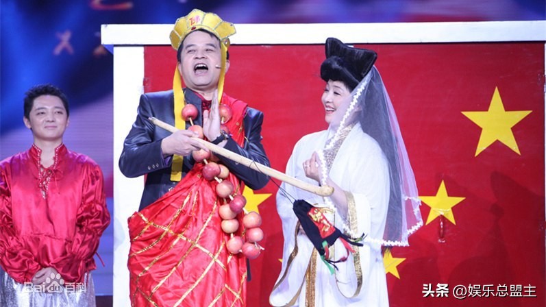 毕福剑现身云南，满脸老年斑席地而坐，三件事一直争议不断