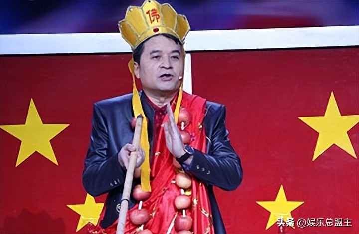 毕福剑现身云南，满脸老年斑席地而坐，三件事一直争议不断