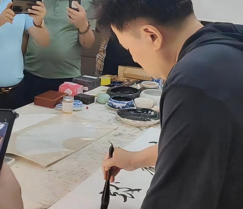 有种“报应”叫毕福剑，口无遮拦，侮辱先烈，他已走上“不归路”