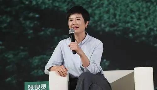 张泉灵：大学生进入职场要找1个榜样；1女生：您为啥离开白岩松？