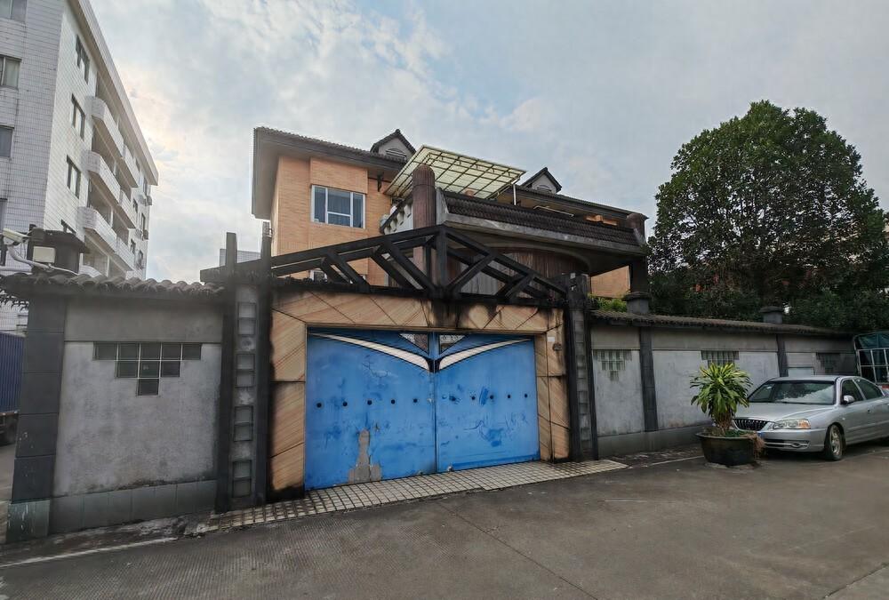 佛山市一栋私人自建房拍卖，7人抢着买，拍出了655万高价