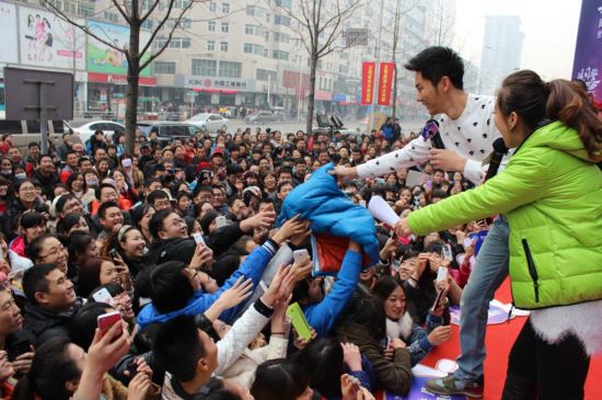 李晨：感恩节和波司登一起将温暖进行到底