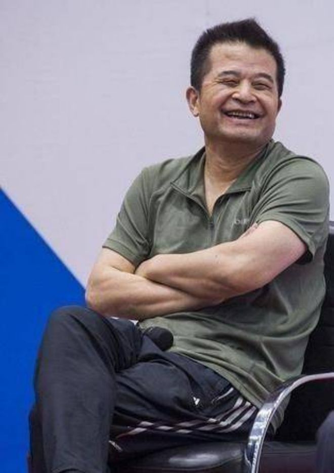 毕福剑现状曝光：从央视正常退休，经营多项副业，从未定居农村