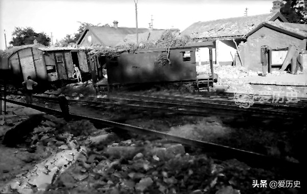 1937日军轰炸后的保定城 火车站遭完全炸毁 200多人死在了防空洞