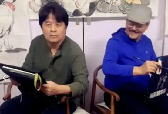 62岁毕福剑隐退5年晚景凄凉？新年首现身，头发凌乱不修边幅