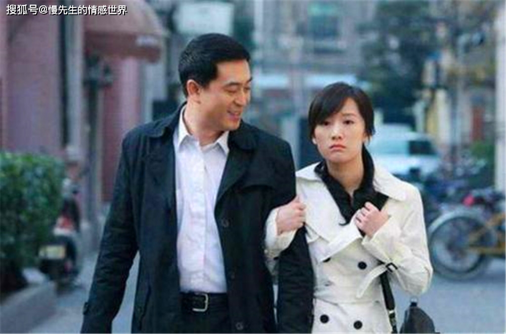 重温《蜗居》才懂，宋思明从没爱过海藻，而是执着于“一滴血”