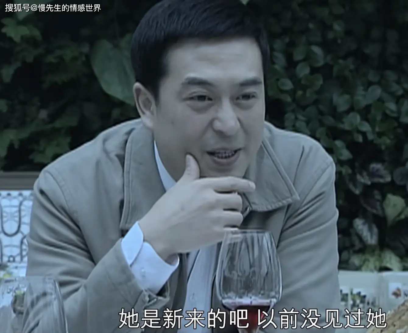 重温《蜗居》才懂，宋思明从没爱过海藻，而是执着于“一滴血”