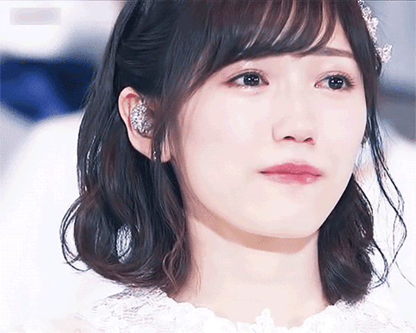 渡边麻友毕业演唱会：虚幻而完整的梦境