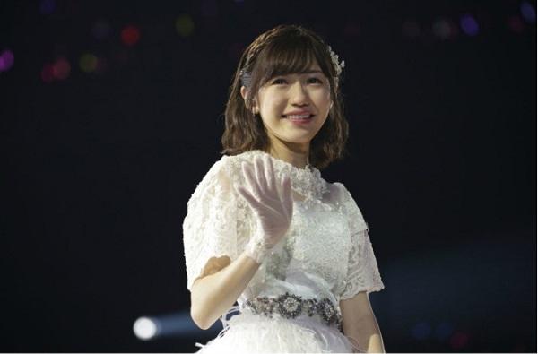 渡边麻友毕业演唱会：虚幻而完整的梦境