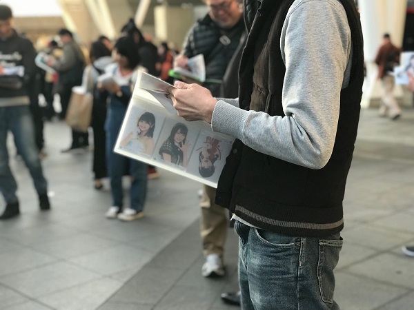 渡边麻友毕业演唱会：虚幻而完整的梦境