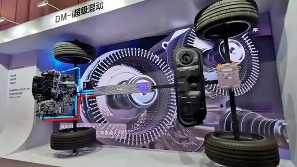 i比亚迪秦L最新实车谍照曝光