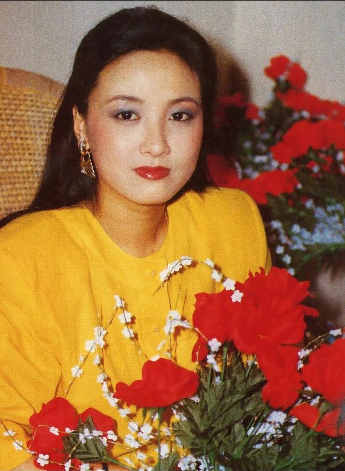 为了和邓婕在一起，张国立和前妻离婚，离婚协议却成了他们的遗憾