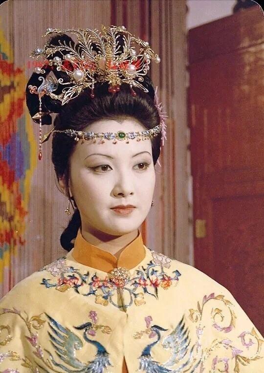 为了和邓婕在一起，张国立和前妻离婚，离婚协议却成了他们的遗憾