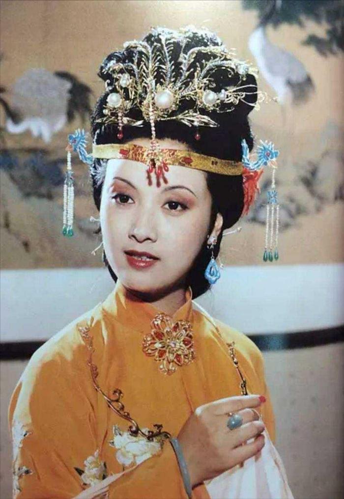为了和邓婕在一起，张国立和前妻离婚，离婚协议却成了他们的遗憾