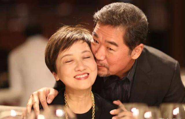 为了邓婕，被张国立“分手”的前妻罗秀春，如今过的怎么样？