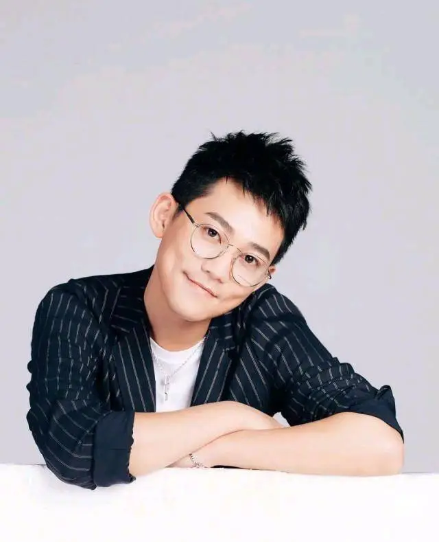 曾经力压张杰夺得“快男”亚军，12年后他自嘲已经“糊了”