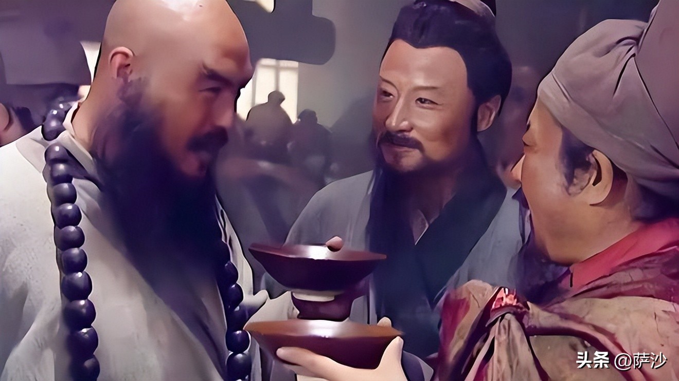为什么武松可以喝十八碗酒，鲁智深可以喝一桶？他们是酒神下凡？