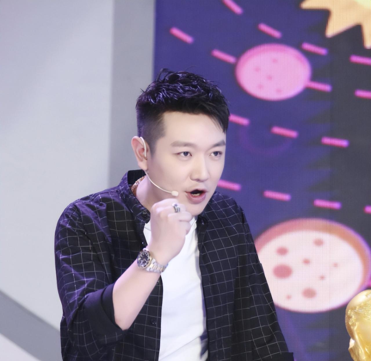 从“芒果台柱“到跌落神坛，这9位红极一时的主持人，经历了什么？