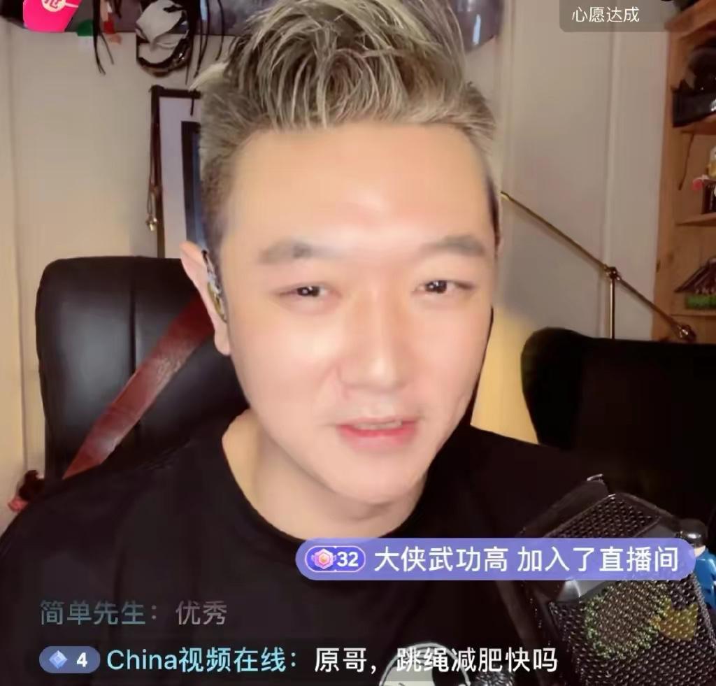 从“芒果台柱“到跌落神坛，这9位红极一时的主持人，经历了什么？