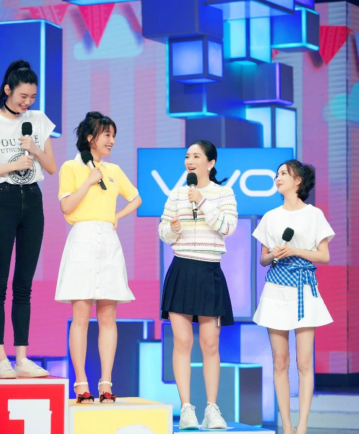 从“芒果台柱“到跌落神坛，这9位红极一时的主持人，经历了什么？
