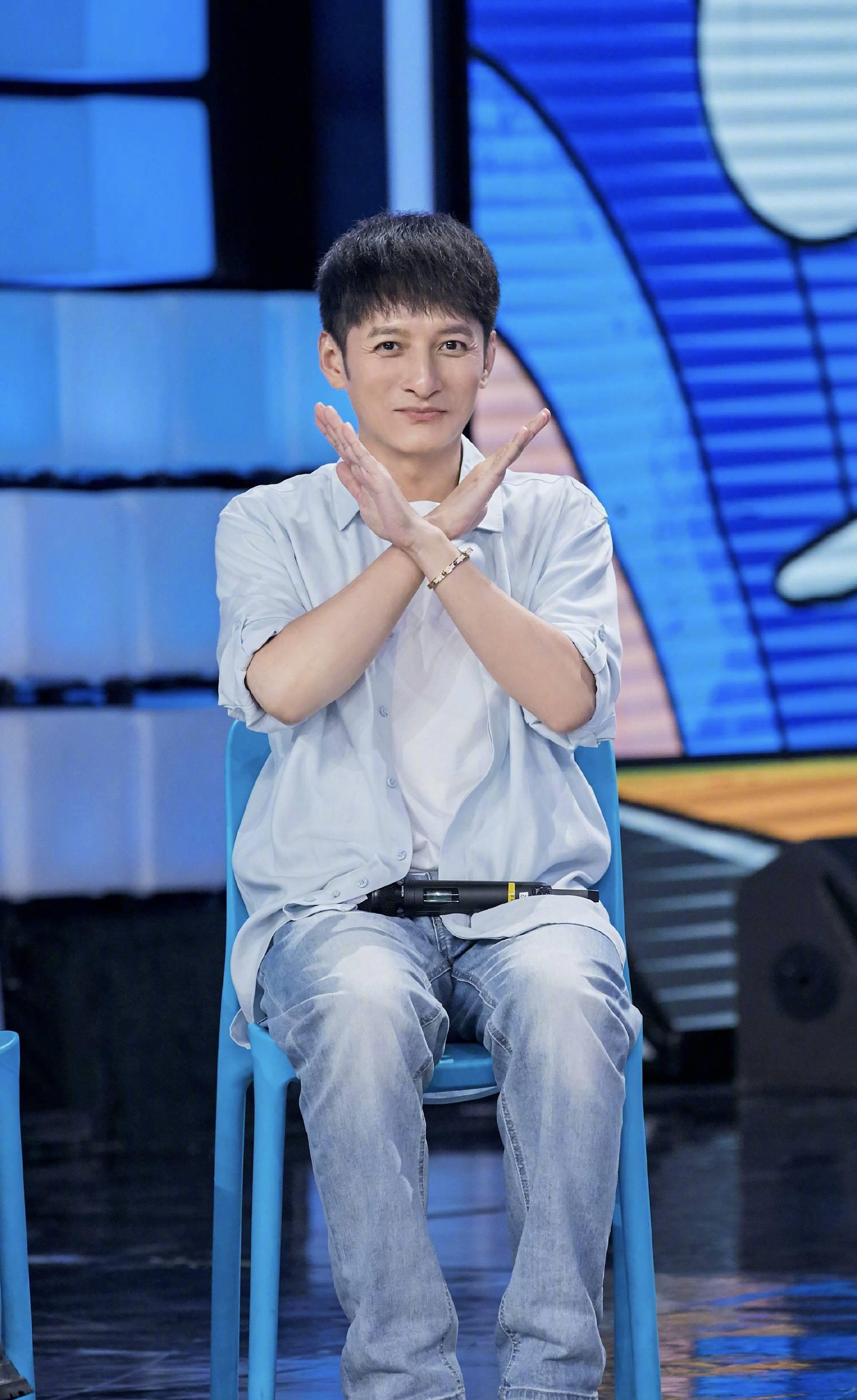 从“芒果台柱“到跌落神坛，这9位红极一时的主持人，经历了什么？