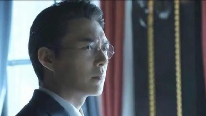 “五面间谍”袁殊：《伪装者》中明楼的原型，身上背负着五重身份
