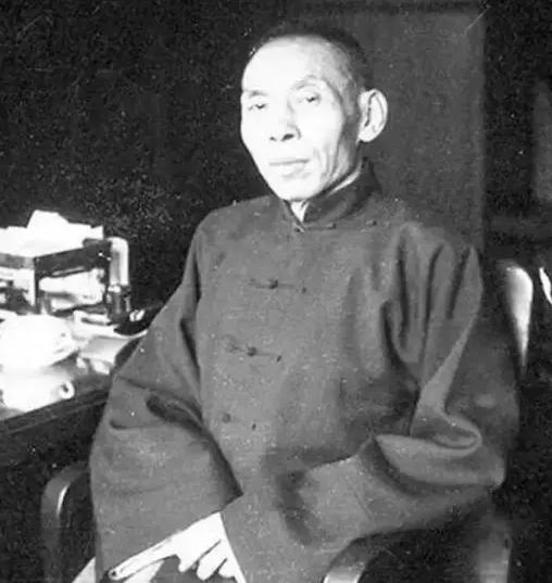 “五面间谍”袁殊：《伪装者》中明楼的原型，身上背负着五重身份
