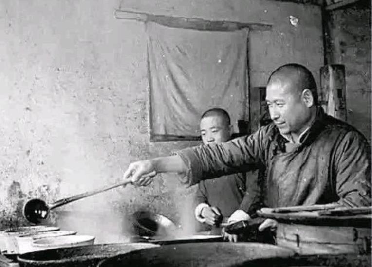 “五面间谍”袁殊：《伪装者》中明楼的原型，身上背负着五重身份