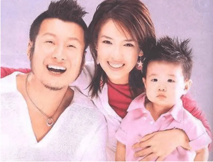 “杨逍”孙兴：38岁娶娇妻，43岁外遇婚姻，52岁跟前妻再婚获幸福