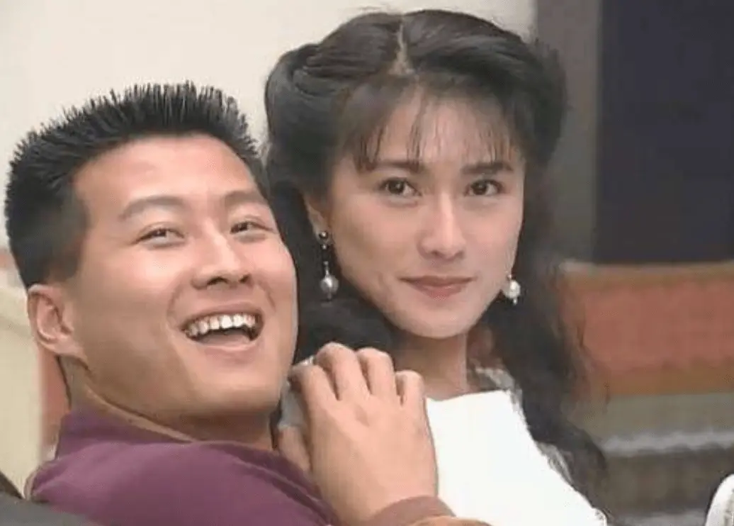 “杨逍”孙兴：38岁娶娇妻，43岁外遇婚姻，52岁跟前妻再婚获幸福