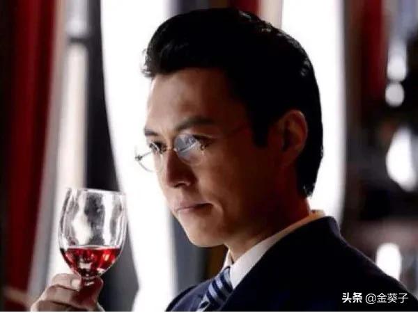 简评《伪装者》明楼的五重身份
