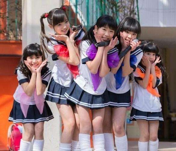 日本小学生有多早熟？化妆打扮不是事，网友：三观再次被刷新