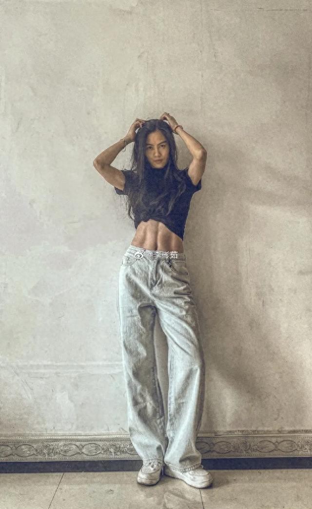 女生如何练马甲线？先减脂再练腹！一组动作雕刻腹部线条