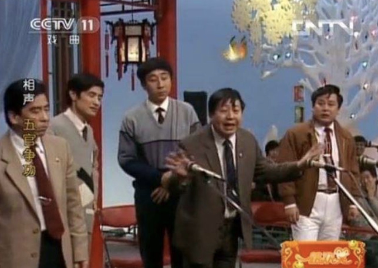 星说：33年，冯巩央视的春晚人生