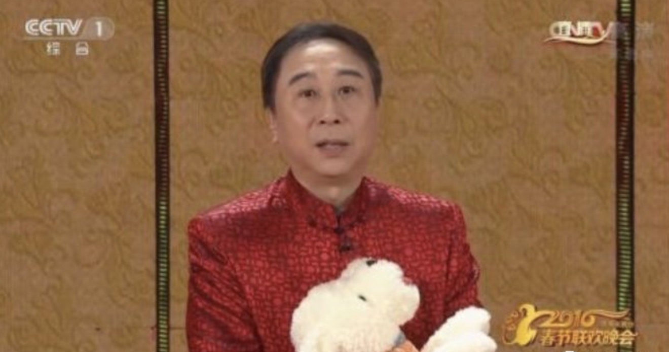 星说：33年，冯巩央视的春晚人生