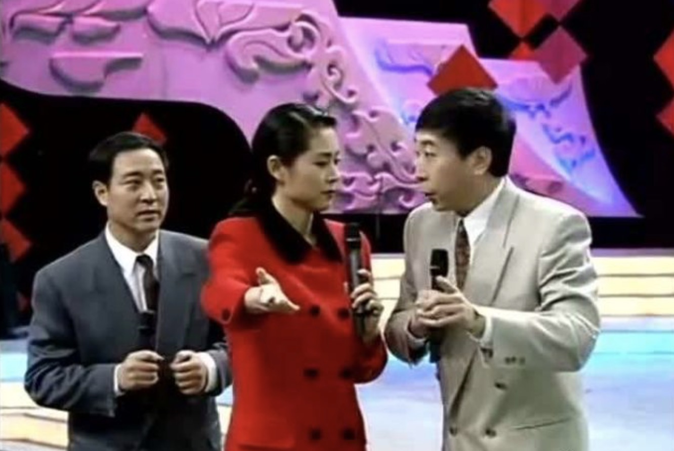 星说：33年，冯巩央视的春晚人生