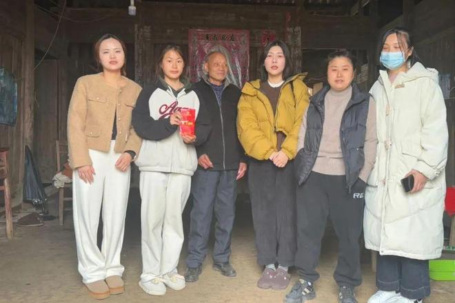 江西工商职业技术学院开展走访慰问困难学生家庭活动