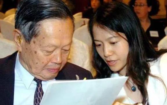 杨振宁和父亲杨武之，三代人的合影，基因的奇妙与传承