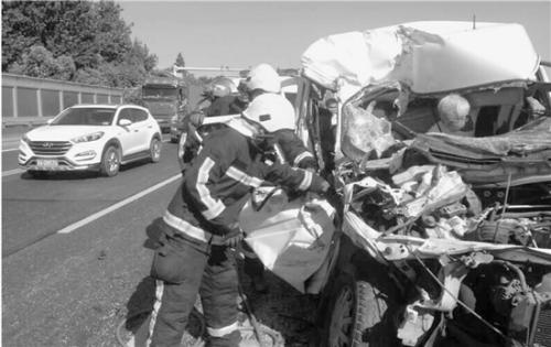 杭州绕城3死7伤车祸涉超员违法 核载6人实坐11人