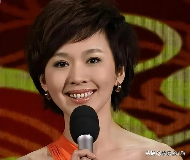 落地的凤凰不如鸡？从“央视国脸”到网红，欧阳夏丹终究自讨苦吃