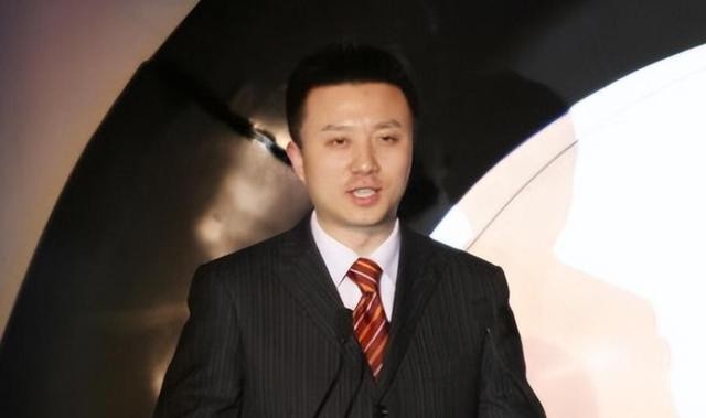 离开东方卫视9年，央视主播潘涛回上海，54岁官宣新身份可喜可贺