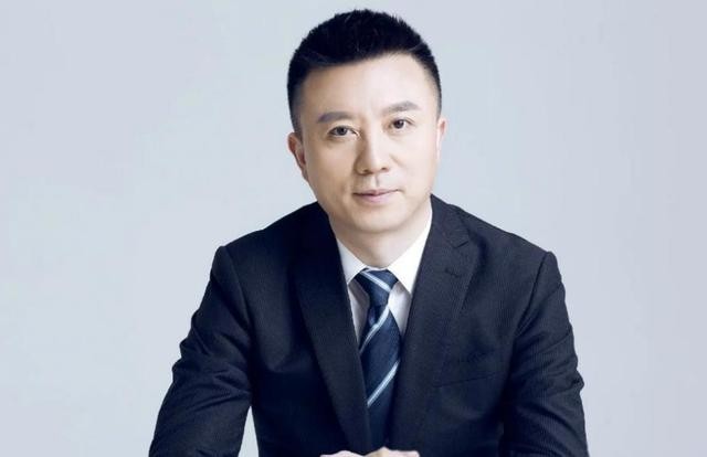 离开东方卫视9年，央视主播潘涛回上海，54岁官宣新身份可喜可贺